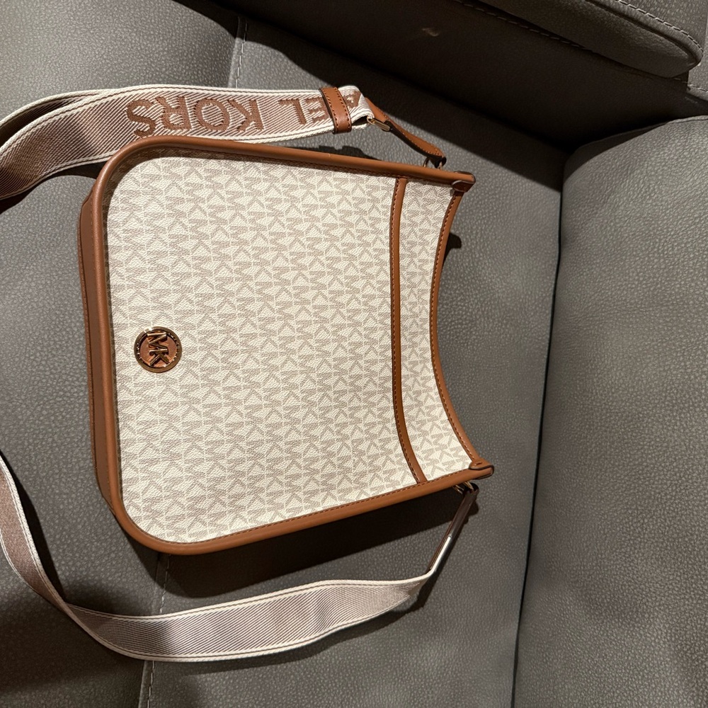 Michael Kors Cream and Brown Crossbody Bag - Picture 2 of 6